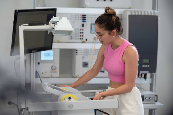 Estudiante UTEC de Energías Renovables